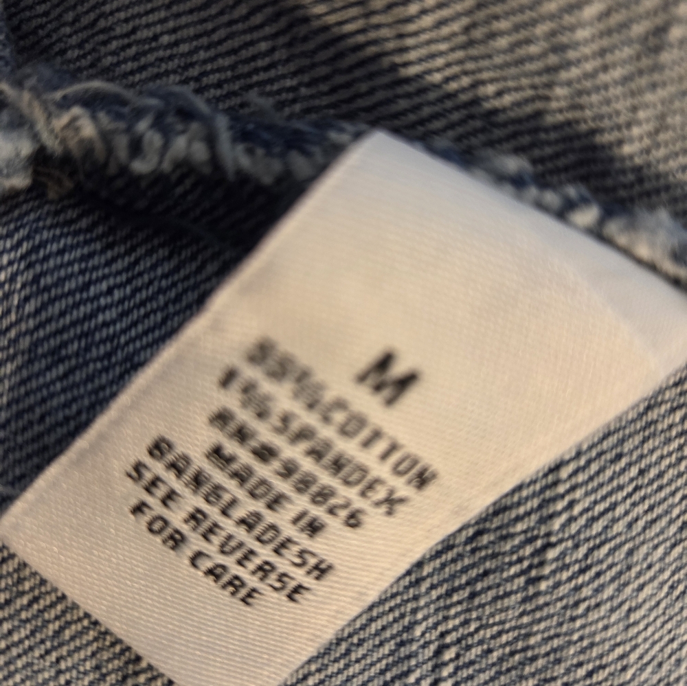 Elegant Blue Denim Jacket with Embroidery - Picture 6 of 12